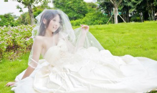 白色婚纱配什么颜色的鞋子 白婚纱配与鞋子如何搭配