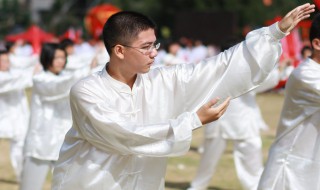 24式太极拳的第17个动作的动作名称是 全部招式名称介绍