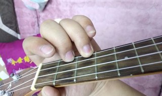 尤克里里七个音怎么弹 ukulele初级教程