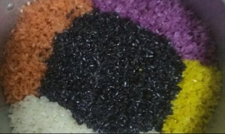 白,黄,红,紫,黑色糯米饭是用什么做的 白黄红紫黑色糯米饭方法