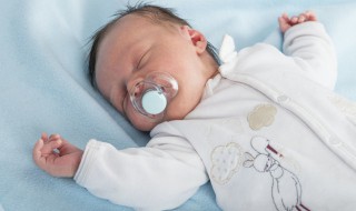 婴儿什么时候用枕头 多大的婴儿可以使用枕头