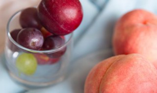 水蜜桃可以和油桃一起吃吗 水蜜桃能不能和油桃一起吃