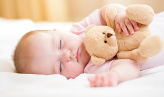 宝宝睡枕头好还是不睡枕头好 宝宝睡觉的时候需要枕枕头吗