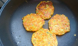 香煎薯泥蔬菜饼 香煎薯泥蔬菜饼的简易做法