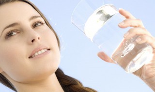 喝水减肥法时间表 详解怎么喝水减肥