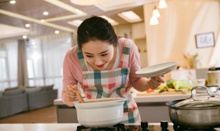 黑木耳炖鸡汤的做法窍门 怎么做黑木耳炖鸡汤