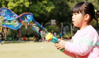 小孩吹泡泡的水怎么配 小孩吹泡泡的水如何配