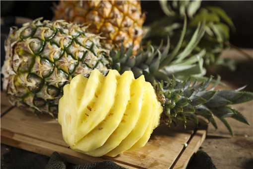 吃剩下的菠萝头怎么种植？菠萝和凤梨有什么区别？