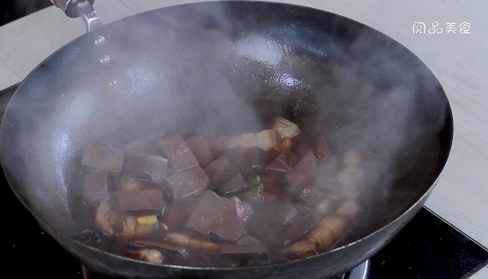 五花肉炖鸭血的做法  五花肉炖鸭血怎么做