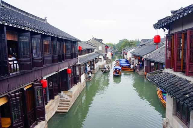 中国最有韵味的古镇，保存了十四座石桥，是沈万三的后裔所修建