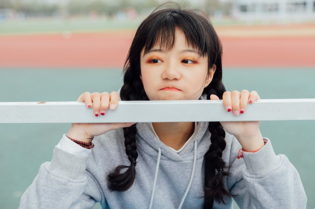 女生暗恋男生的表现 你身边是否有这样的女生呢