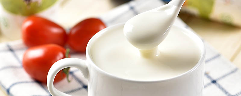 牛奶里有白色块状物能喝吗
