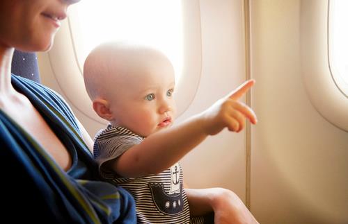 坐飞机应该给宝宝准备哪些物品