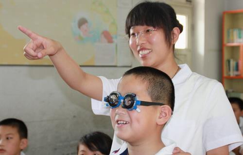 学生视力下降不可盲目配眼镜 学生视力下降不可盲目配眼镜吗