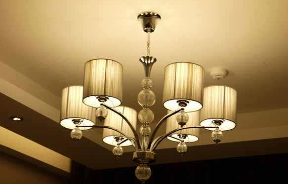 安装客厅灯具需要注意的事项