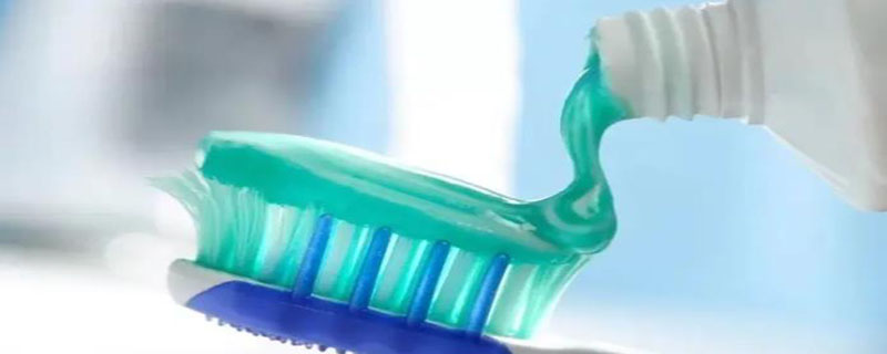 牙膏为什么出来颜色有规律（牙膏为什么有各种各样的颜色?）