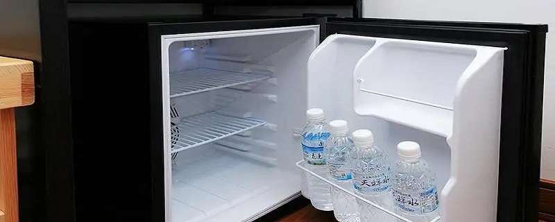水放在冰箱里的变化步骤，水放冰箱变成冰的过程