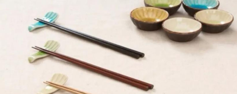 白筷子和黑筷子的区别（白筷子和黑筷子哪个是公筷）