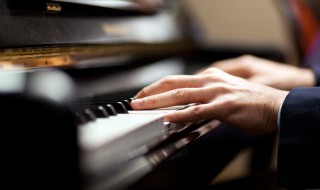 如何判断钢琴的好坏 如何判断钢琴的好坏视频