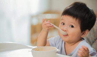 吃饭时教育孩子的危害 吃饭时教育孩子的危害视频