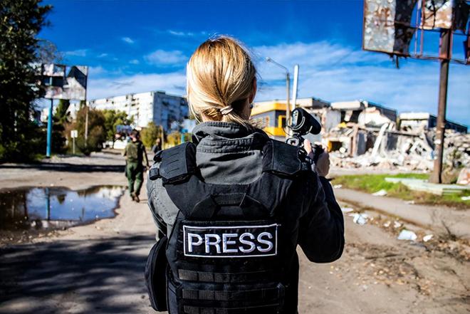 乌克兰对记者下禁令：美媒曾曝光部队动向让乌军一天挨5次打击