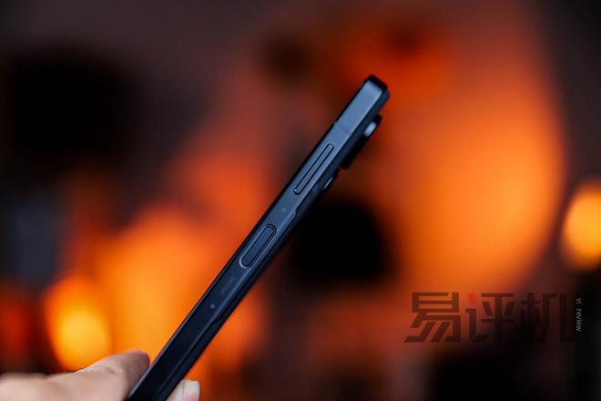 华硕ZenFone 10上手：细节拉升体验 这款小屏手机真的不一样