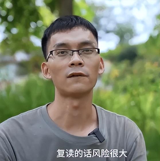 35岁唐尚珺宣布，继续复读备战2024年高考，网友哀其不幸怒其不争