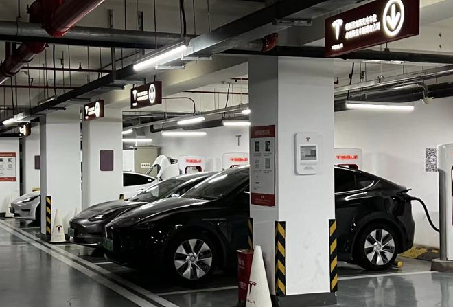 改款Model 3将登场？特斯拉某门店销售：有顾客交千元订金等新车