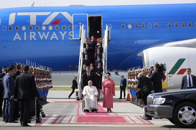 罗马教皇首次访问蒙古国，“寻求扩大与中俄接触”