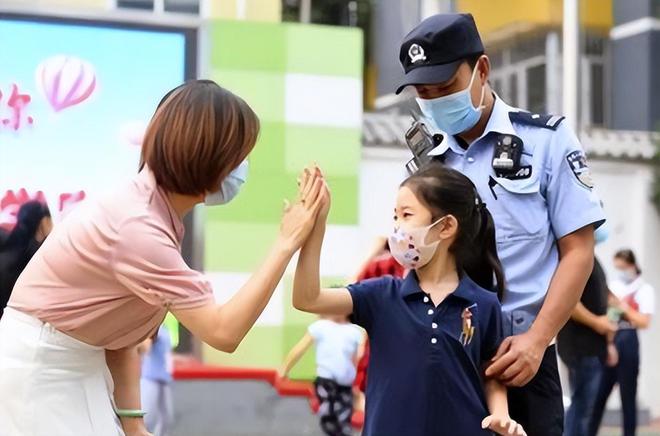 虎毒不食子！男子故意抢注学籍致6岁亲生儿子无法入学，后续来了