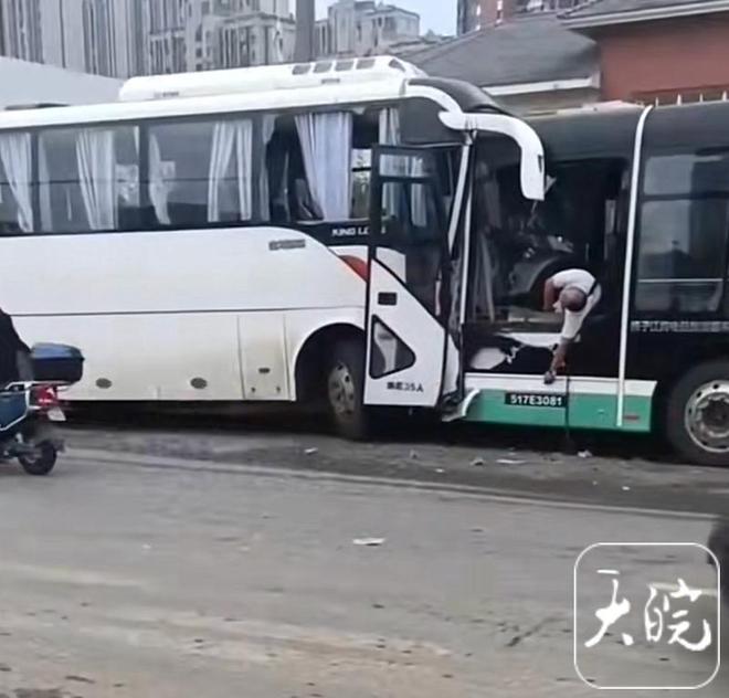 武汉市公交集团：903路公交车突发交通意外，致2死3伤