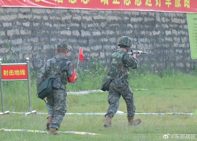 武警漳州支队开展自动步枪对隐显目标射击考核