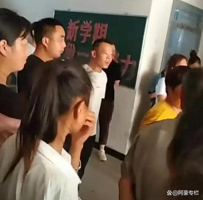 河北邯郸一中学擅自给学生转学，家长事先竟毫不知情？教育局回应