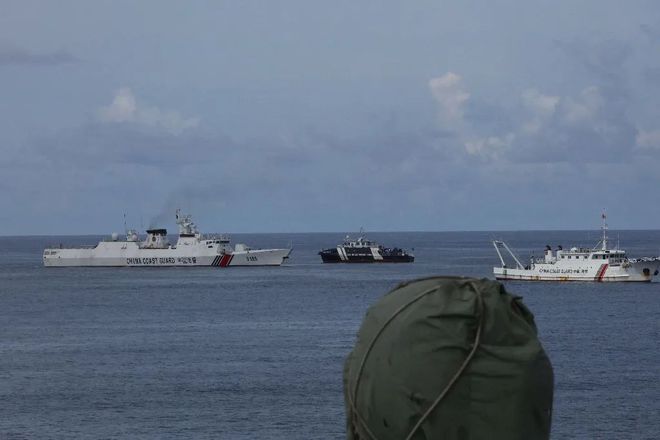 菲律宾在黄岩岛拆中国的浮动屏障？中国海警局回应