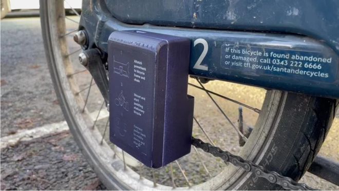 用共享单车给手机充电，英国毕业生设计出能卡在链条上的充电宝