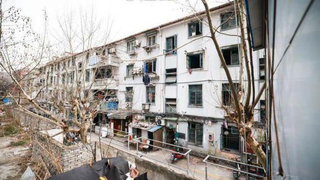上海市中心“老破小”原址重建，六旬爷叔将住上电梯房四楼，独门独户房间朝南