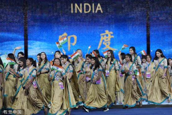 印度体育，摸着中国过河？
