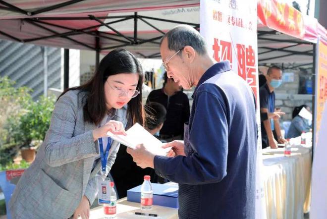 社区干部工资结构表，平均月薪2万多，知情人：这只是中等水平