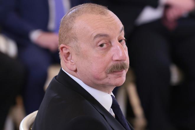 法国将向亚美尼亚提供武器，阿塞拜疆总统：若再起冲突法方负责