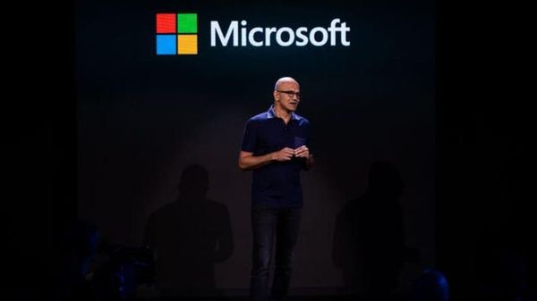 微软首席执行官：大型科技公司正在争夺训练AI的内容