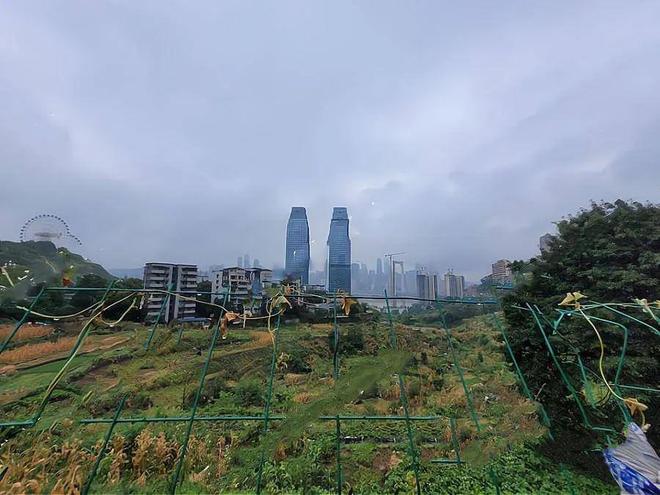 捂地15载，重庆未开工的“全球最高摩天双子塔”项目39亿卖出