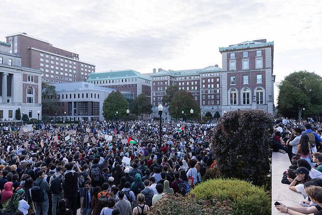 美国大学校园，成了“第二战场”