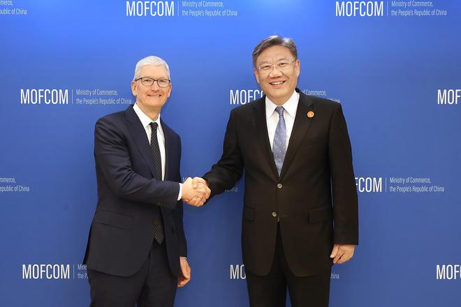 王文涛会见苹果CEO库克：欢迎共享中国市场红利，共赢发展