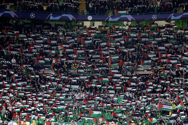 无视禁令，欧冠赛场被巴勒斯坦国旗“淹没”了