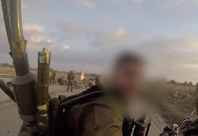 以军曝光哈马斯10月7日行动画面：武装人员骑摩托出发 越过边境枪声不断