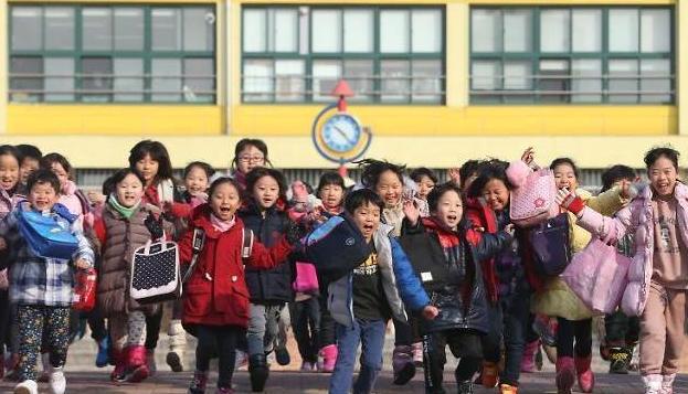 上海中小学、高校寒假时间公布，假期短的可怜，家长又要发愁了